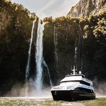 Hotel Milford Sound Overnight Cruise - Fiordland Discovery Exterior foto