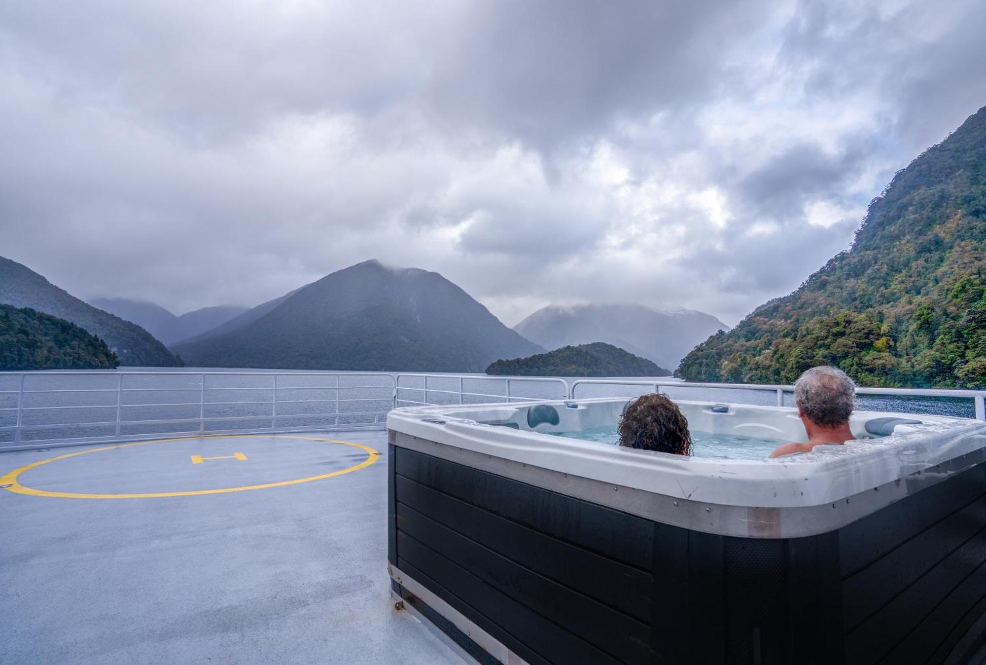 Hotel Milford Sound Overnight Cruise - Fiordland Discovery Exterior foto