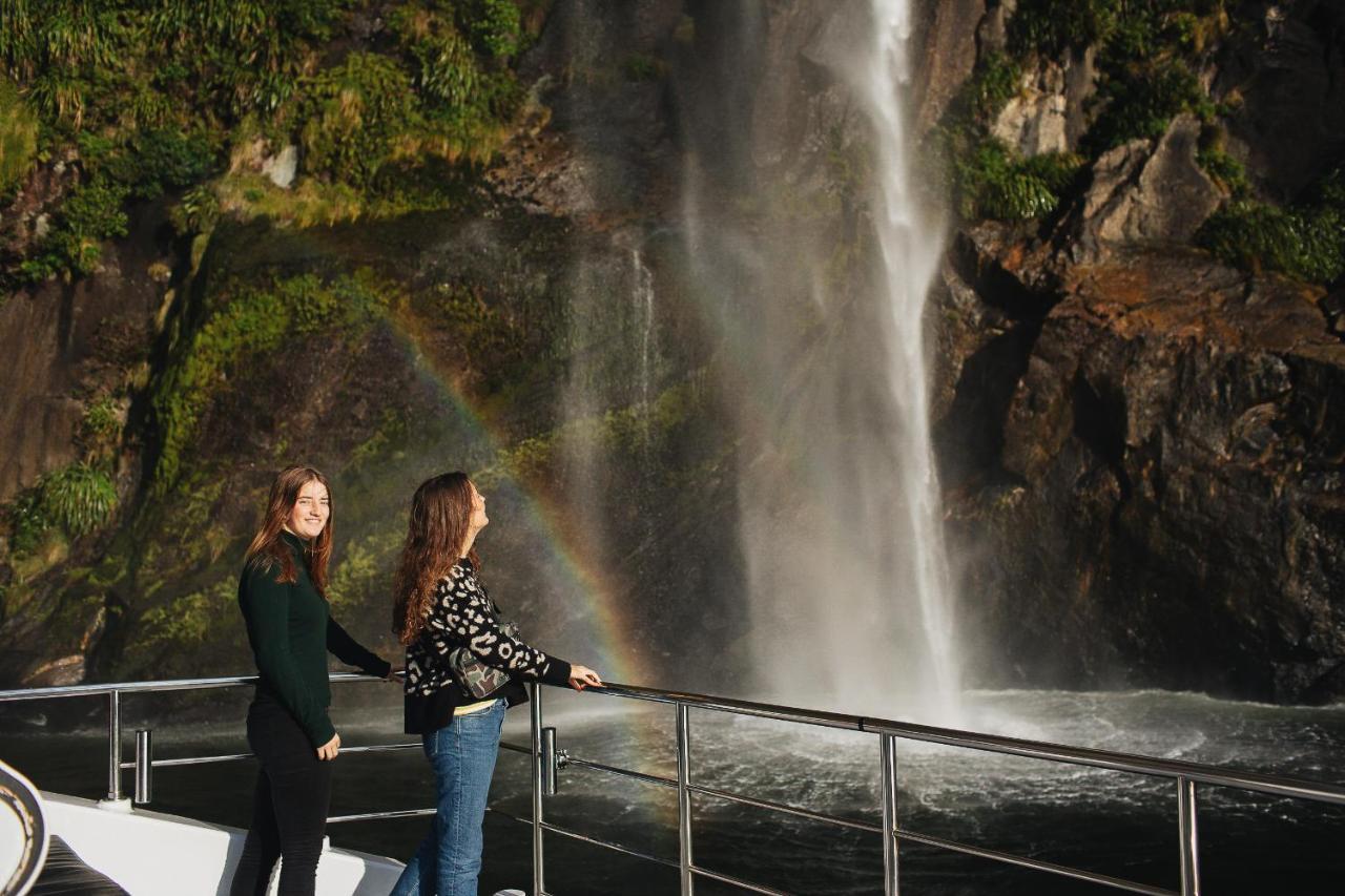 Hotel Milford Sound Overnight Cruise - Fiordland Discovery Exterior foto